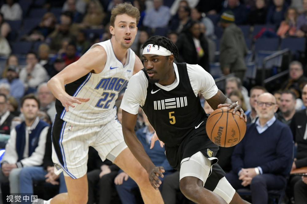 哈登今夏帮快船组建豪华阵容获美媒夸赞 马克西：他在费城牺牲很多