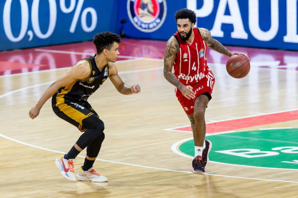 她的执念不 她的执念不