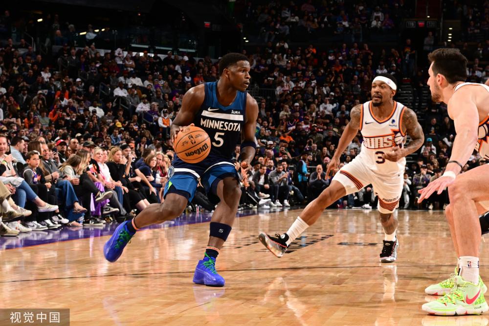 冲进前十！小卡伤停快船加时险胜猛龙 哈登31+10连中关键球